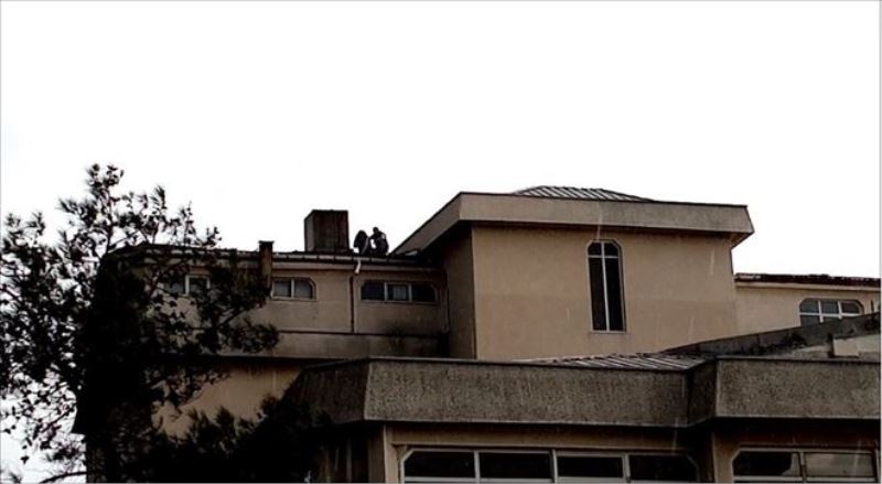 Şiddetli fırtına Malkara Kültür Sarayı çatısına hasar verdi