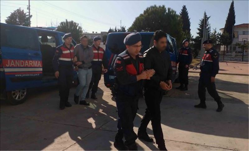 İran uyruklu 4 kişi polis süsüyle Makedon turistleri gasp etti