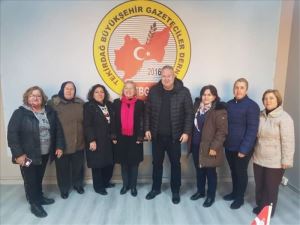 CHP İl Kadın Kolları Başkanı Yontar ve ekibi gazeteciler ile buluştu