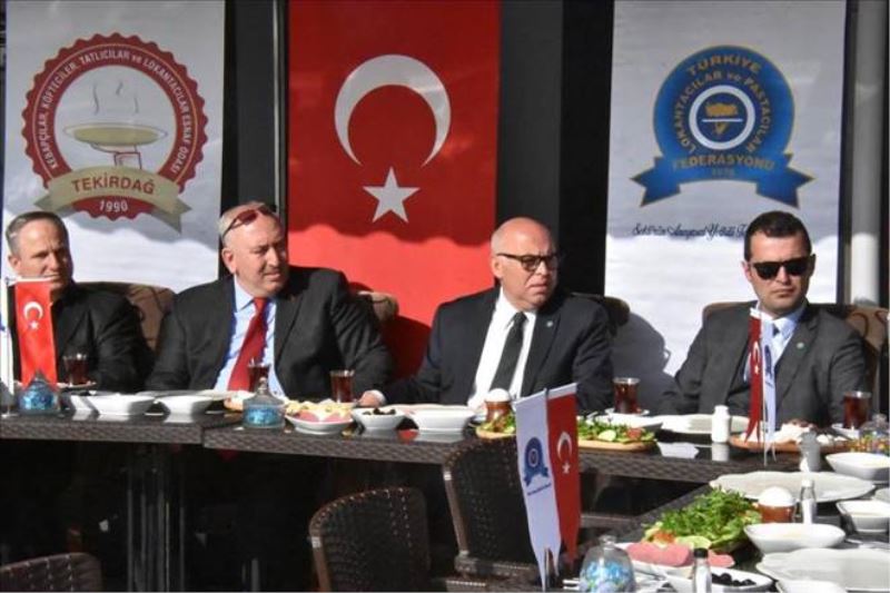 ESNAFIMIZI VE ŞEHRİMİZİ İLERİ GÖTÜRECEK HER PROJENİN ARKASINDAYIZ