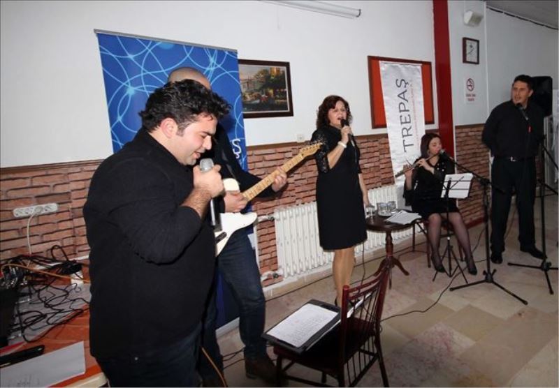 HUZUREVİ SAKİNLERİNE MORAL GECESİ DÜZENLENDİ