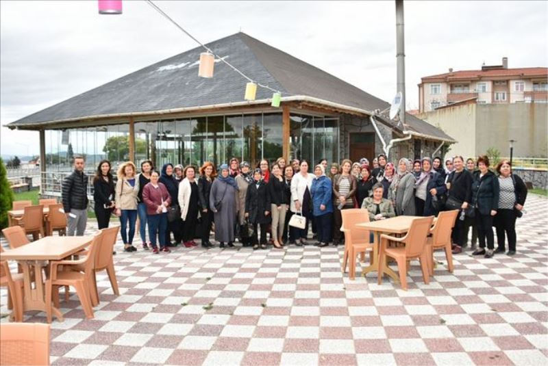MALKARA BELEDİYESİ TARAFINDAN MUHTAR EŞLERİ VE CHP KADIN KOLLARI ÜYELERİNE MALKARA´DA YAPILAN YATIRIMLARIN TANITIM GEZİSİ DÜZENLENDİ