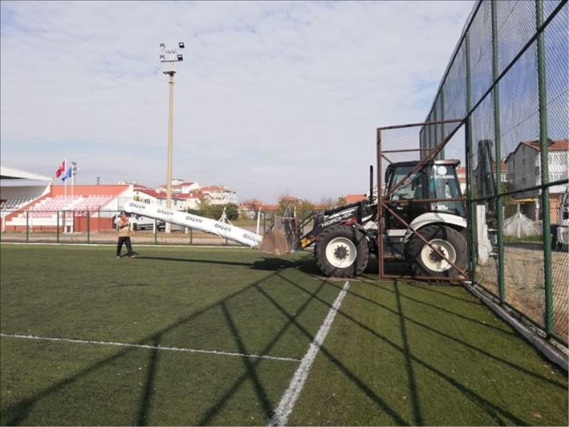 Muratlı Atatürk Stadının tadilatı yeniden başladı