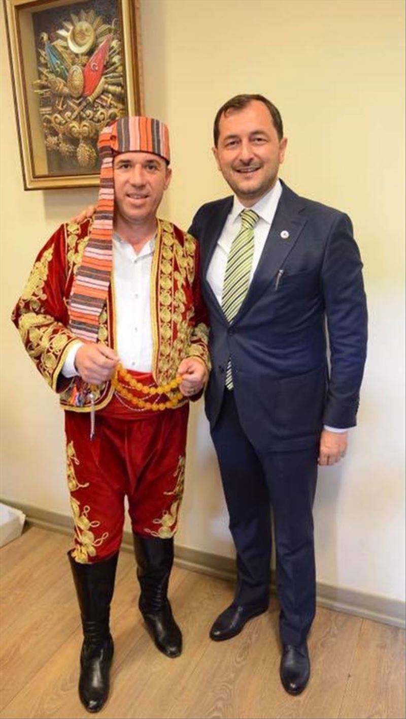 Hüseyin Pehlivan Yağlı Güreşleri ağası Hikmet Mutlu;