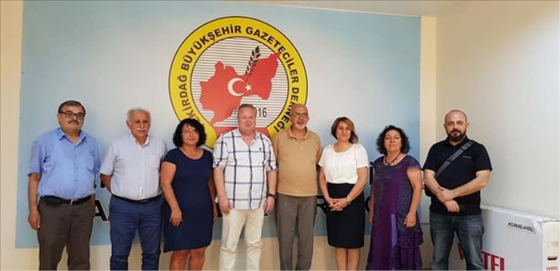 TÜRKİYE´NİN EN ÜNLÜ AKTİVİST GURUBUNU OLUŞTURAN ´TRAKYA PLATFORMU´ CEMİYETİMİZİ ZİYARET ETTİ...