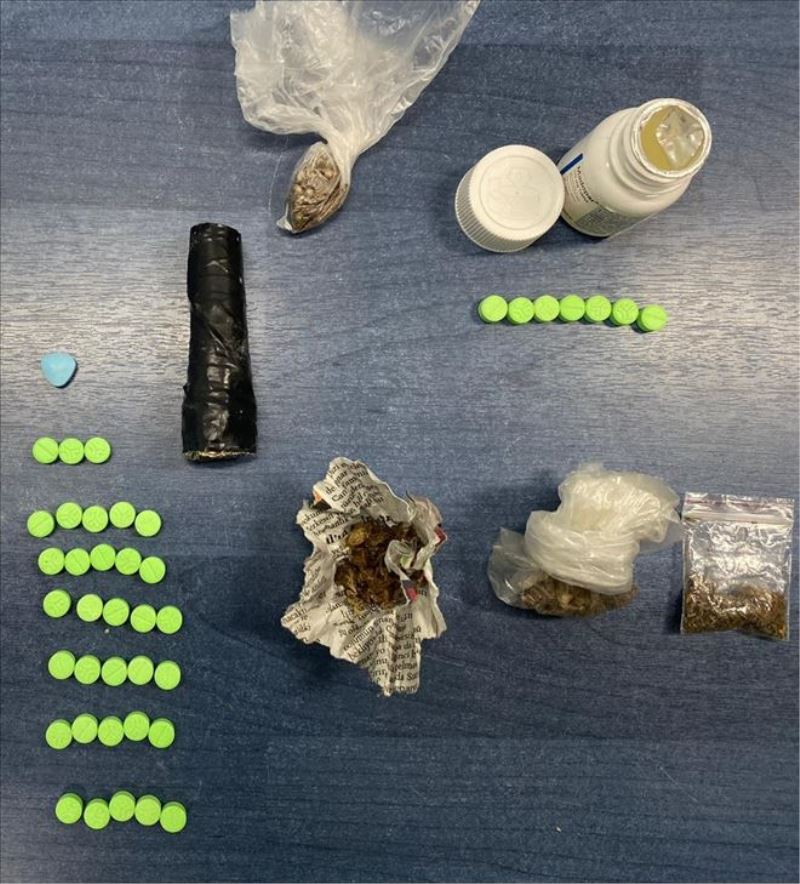 Sabırla bekleyen polis uyuşturucu tacirlerini yakaladı