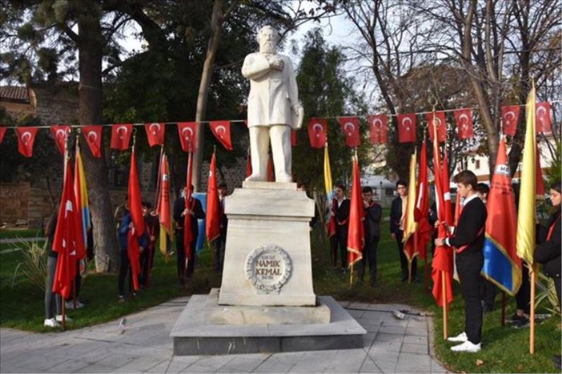 Vatan ve Hürriyet Şairi Namık Kemal doğum gününde anıldı