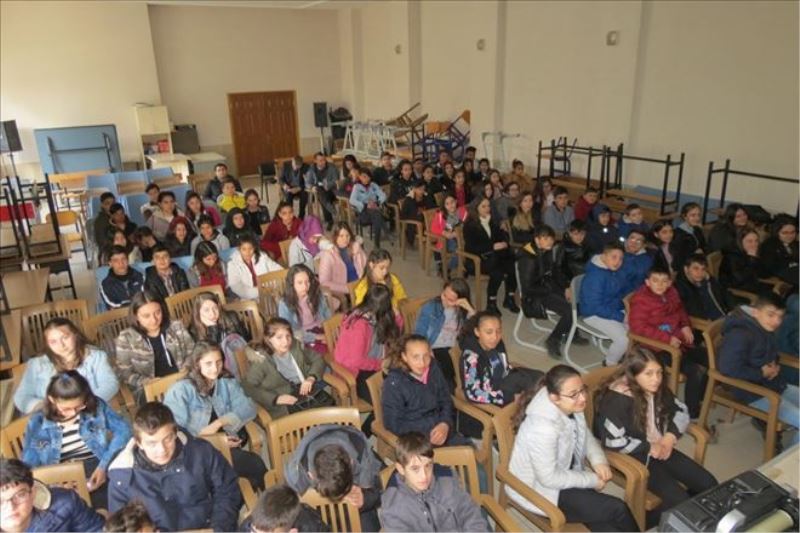 Öğrencilere meslek seçiminin önemi anlatıldı