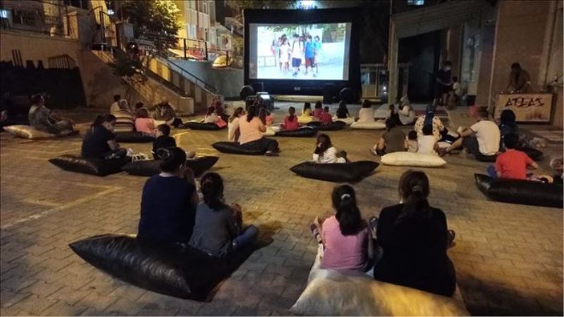 Açık Hava Sineması merkez mahallelerde devam ediyor