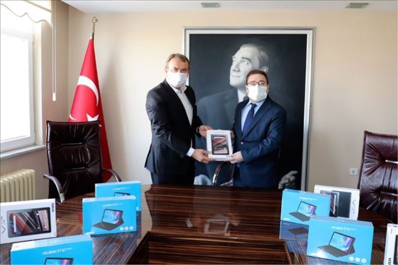 ÖĞRENCİLERE UZAKTAN EĞİTİM İÇİN TABLET DESTEĞİ