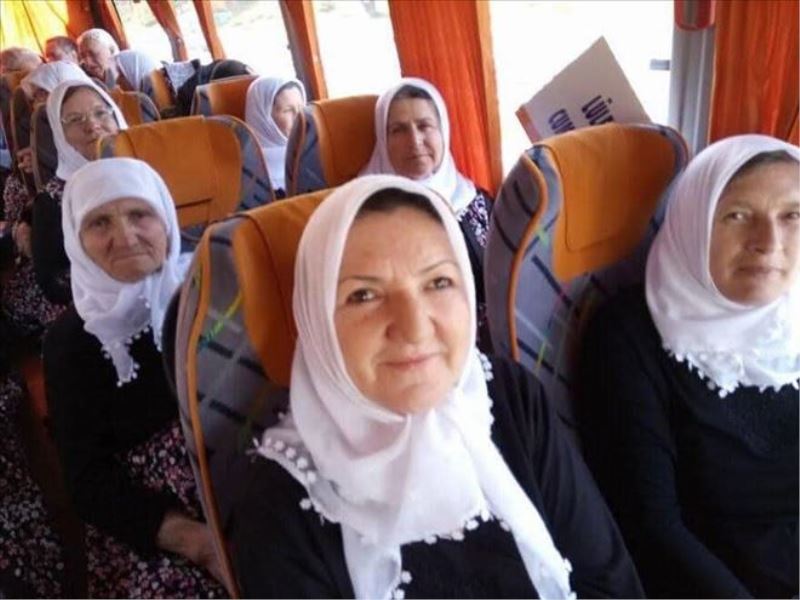 CUMHURİYET KADINLARI KOROSU BAKANLARIN KATILDIĞI ETKİNLİKTE “BİZ ATATÜRK KADINLARIYIZ “ DEYİNCE KÖYLERİNE GÖNDERİLMİŞTİ!...
