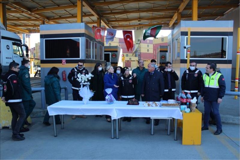 -ASYAPORT GÜMRÜKÇÜLERİ UNUTMADI