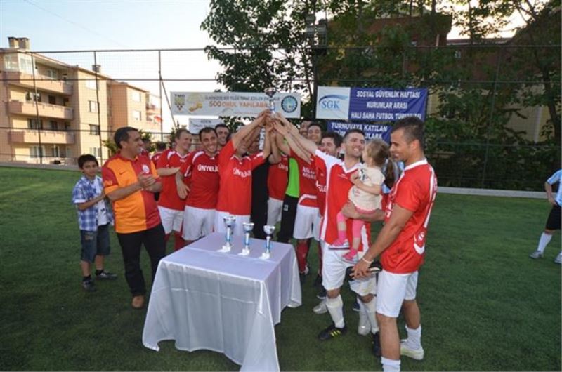 Kurumlar arası futbol turnuvasının galibi belli oldu